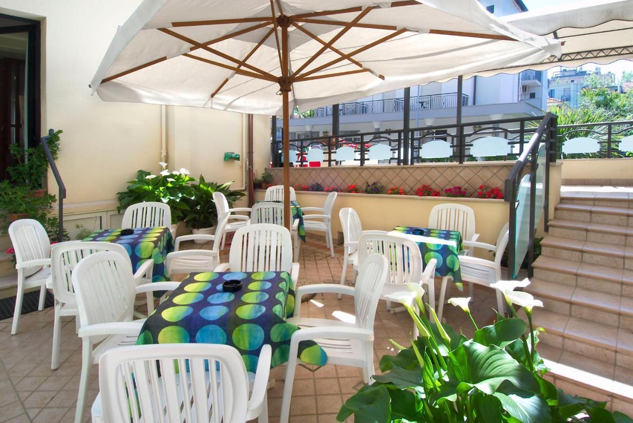 Hotel Villa Lieta Rimini Exterior foto